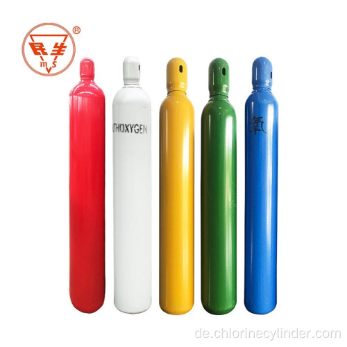 Sauerstoffflaschen mit Ventil und Reglern